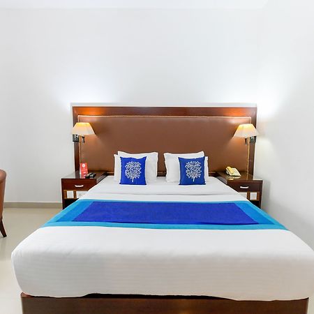 Отель Oyo 7188 Ajantha Regency Коччи Экстерьер фото