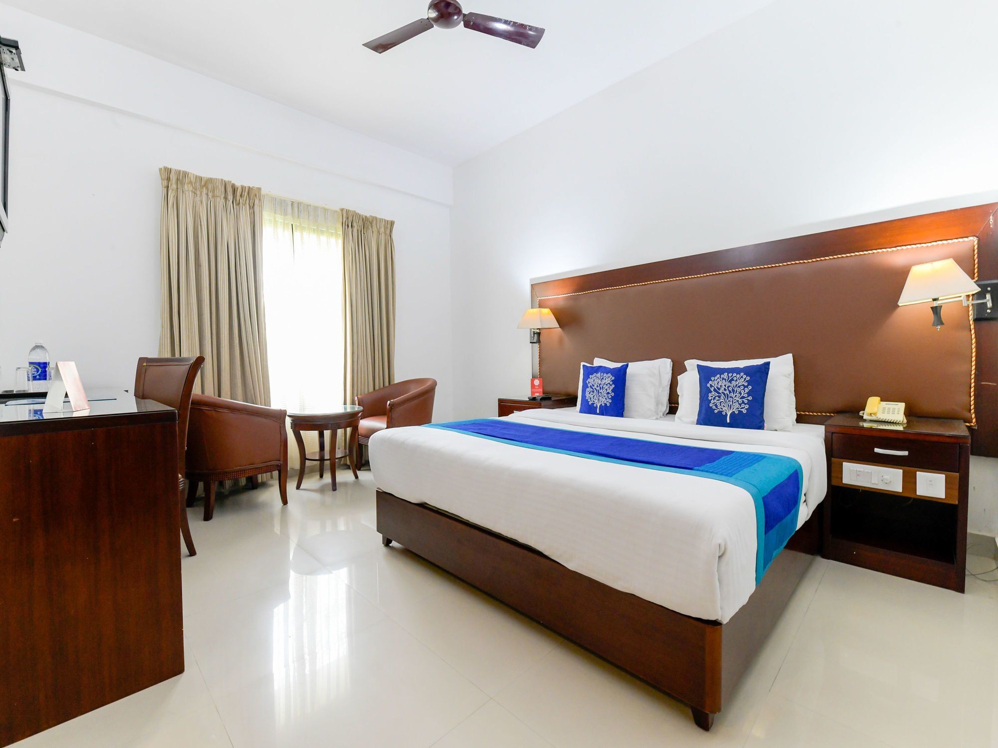 Отель Oyo 7188 Ajantha Regency Коччи Экстерьер фото