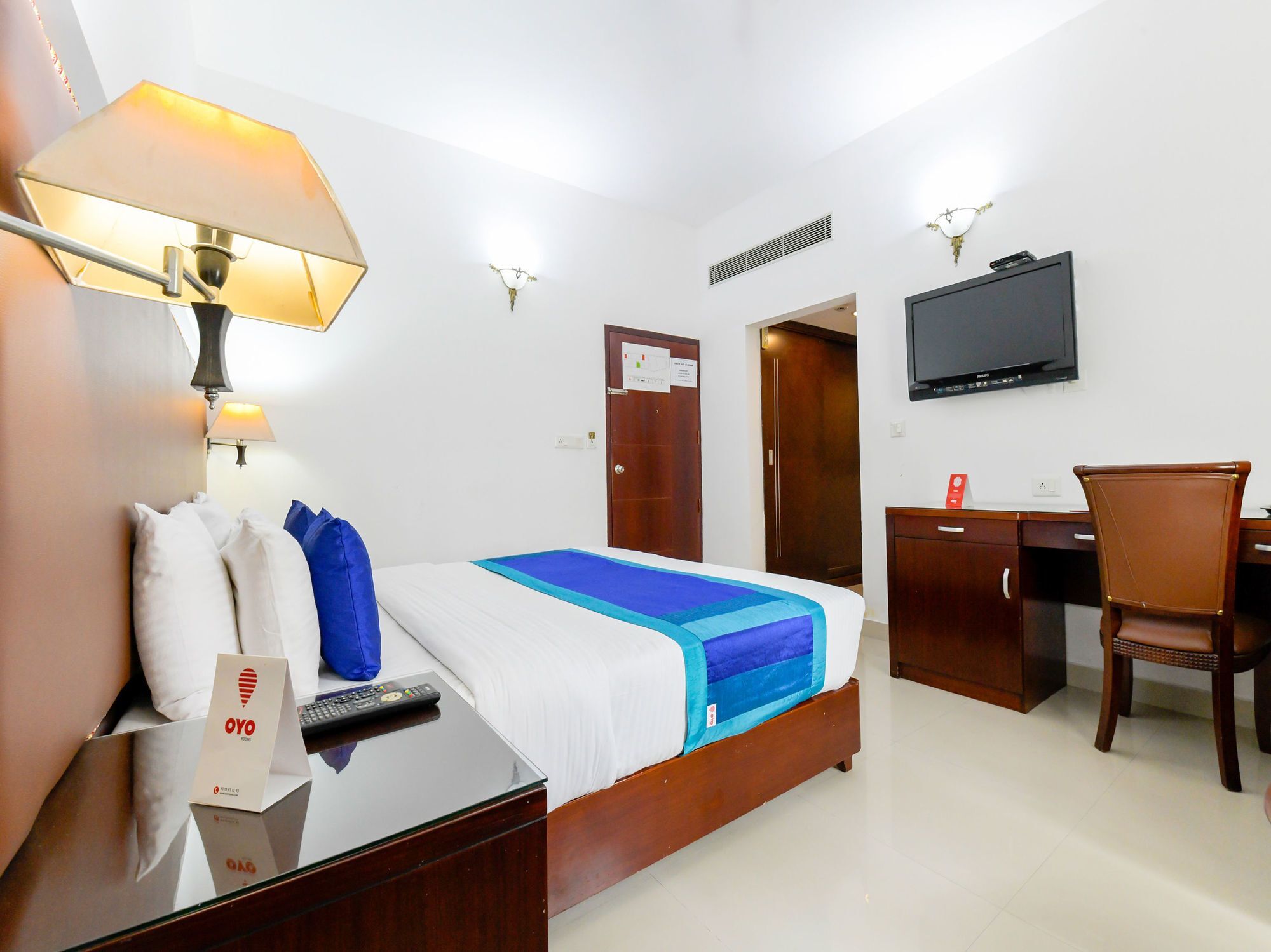Отель Oyo 7188 Ajantha Regency Коччи Экстерьер фото