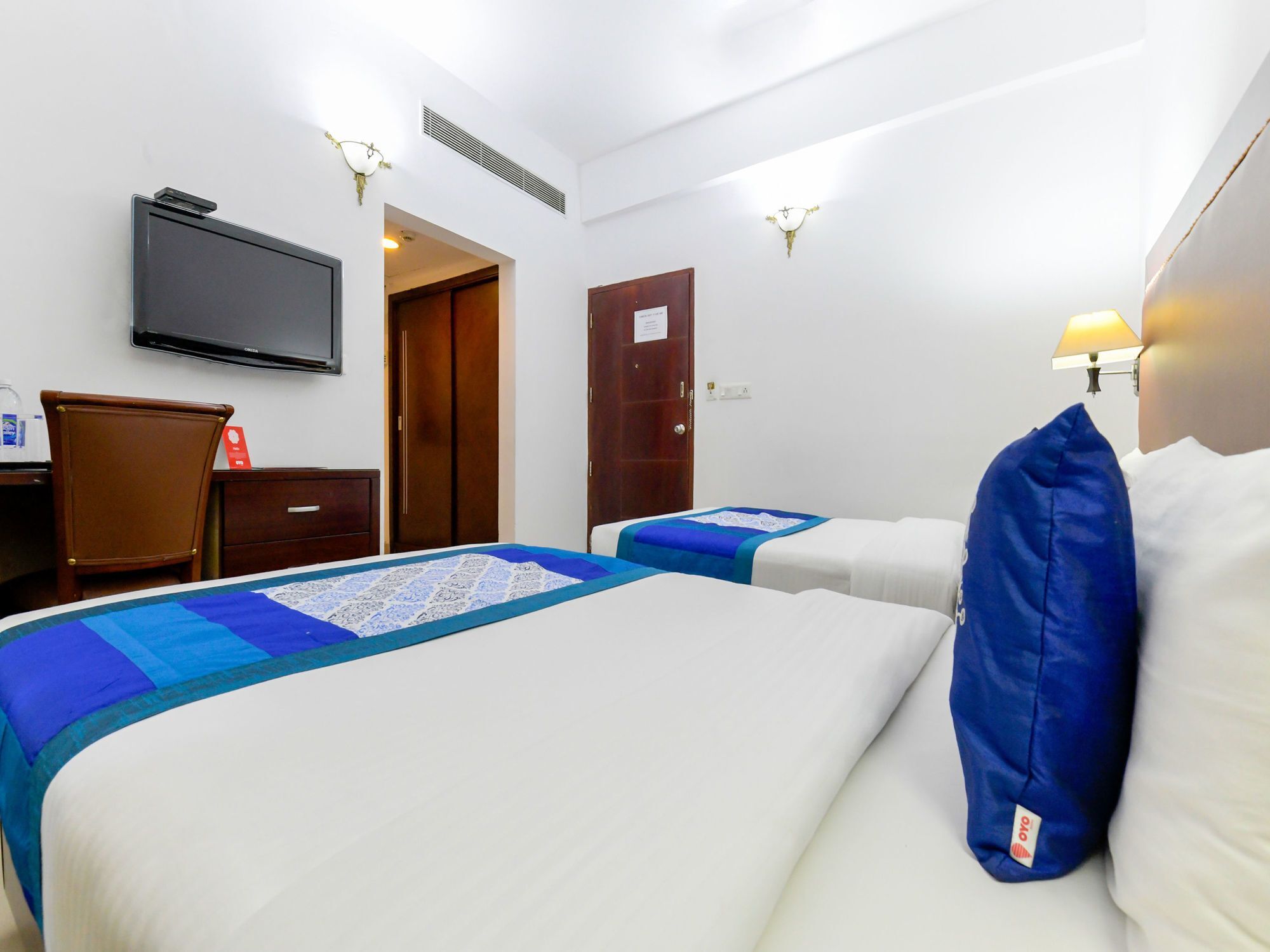 Отель Oyo 7188 Ajantha Regency Коччи Экстерьер фото